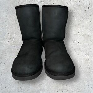UGG Classic‎ Short II Women's Size  8 Black Boots